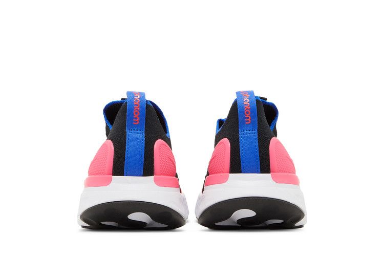 Nike Wmns React Phantom Run Flyknit 2 'Black Bright Crimson' — Black/Hyper Pink/Racer Blue/Bright Crimson (7)
