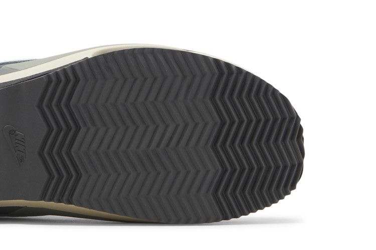 sacai x Nike Zoom Cortez SP 'Iron Grey' — Iron Grey/Dark Grey/White (6)