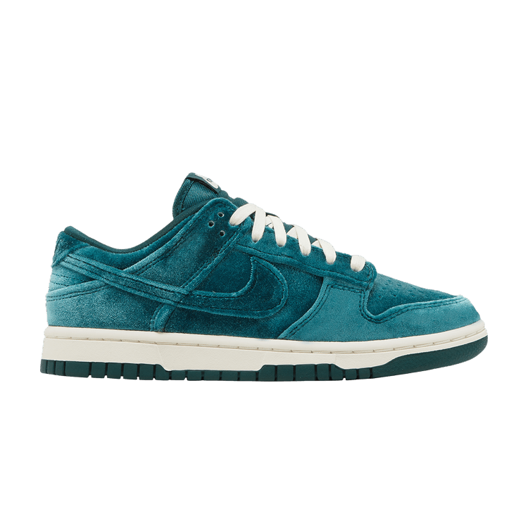 Nike Wmns Dunk Low 'Green Velvet' — Dark Atomic Teal/Dark Atomic Teal/Sail