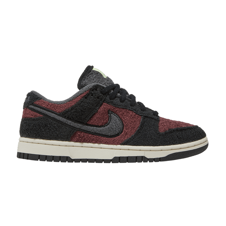 Nike Wmns Dunk Low SE 'Fleece - Burgundy Crush' — Burgundy Crush/Black/White/Dark Smoke Grey
