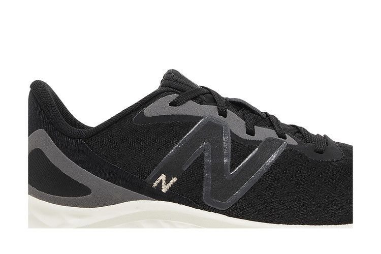 New Balance Wmns Fresh Foam Arishi v4 'Black Gold Gum' — Black/Light Gold Metallic/Gum