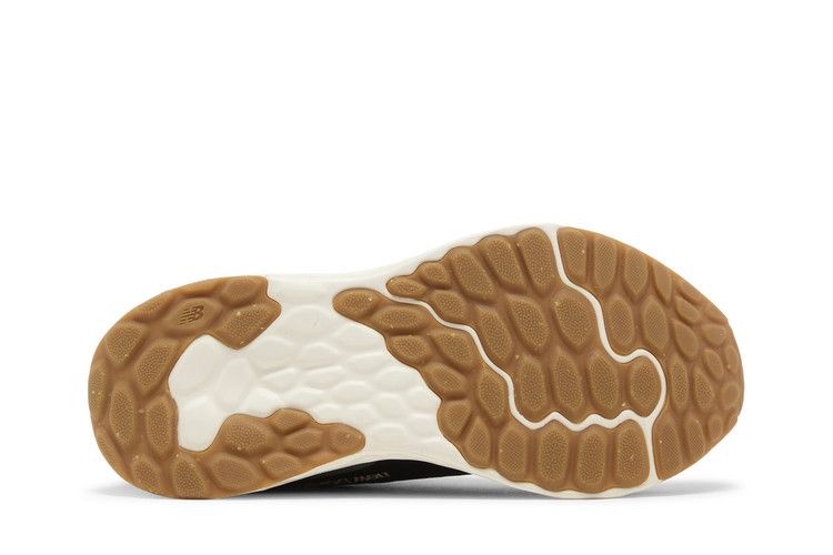 New Balance Wmns Fresh Foam Arishi v4 Wide 'Black Gold Gum' — Black/Light Gold Metallic/Gum