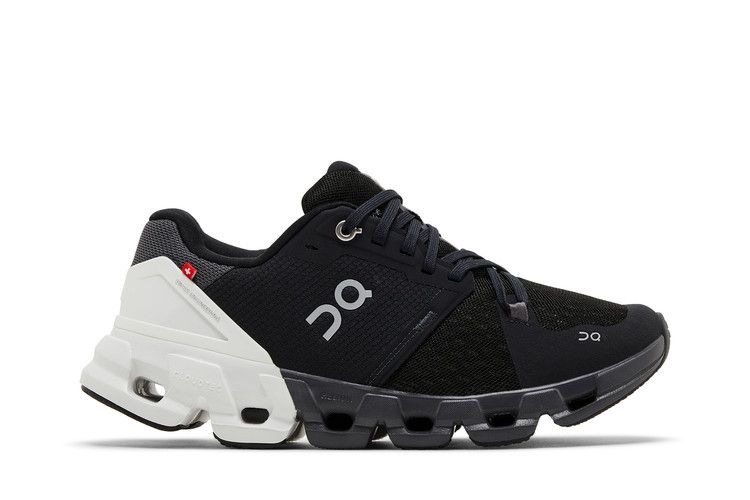 ON Wmns Cloudflyer 4 Wide 'Black White' — Black/White
