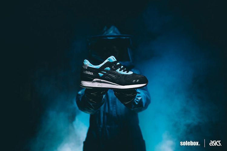 Solebox x ASICS Gel Lyte 3 'Blue Carpenter Bee' — Black/Black