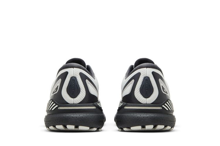 Brooks Adrenaline GTS 23 'Oyster Alloy' — Oyster/Ebony/Alloy