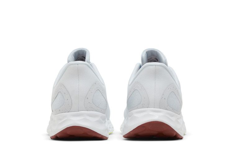 New Balance Fresh Foam Arishi v4 4E Wide 'Quartz Grey Brick Red' — Quartz Grey/Brick Red