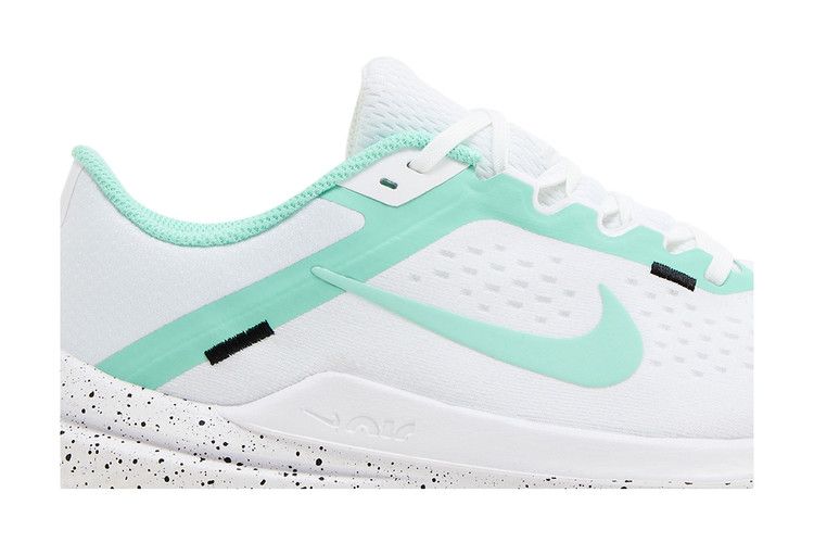 Nike Wmns Air Winflo 10 'White Emerald Rise' — White/Black/Emerald Rise