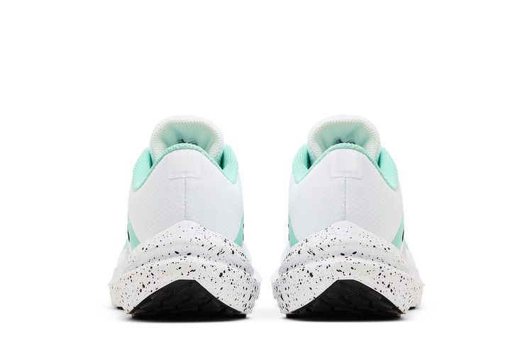 Nike Wmns Air Winflo 10 'White Emerald Rise' — White/Black/Emerald Rise