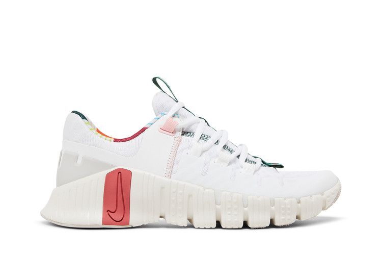 Nike Wmns Free Metcon 5 'All Petals United' — White/Pink Bloom/Sail/Fir (2)