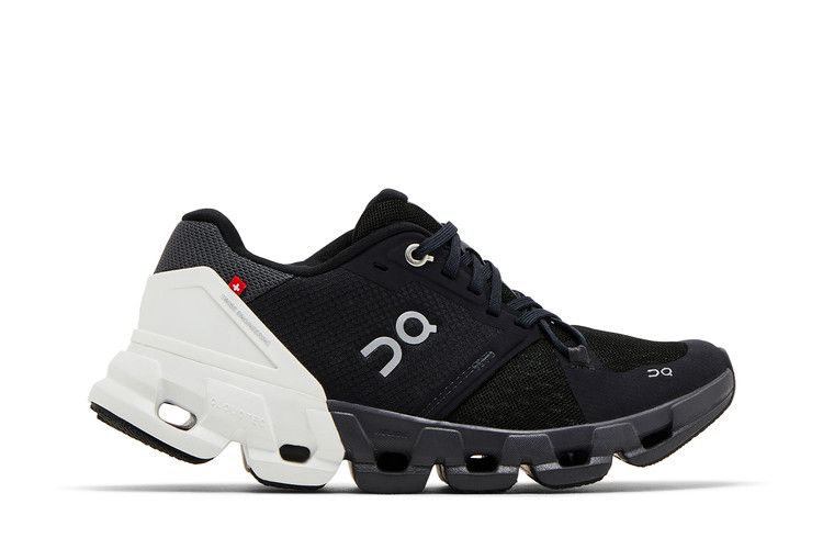 ON Wmns Cloudflyer 4 'Black White' — Black/White