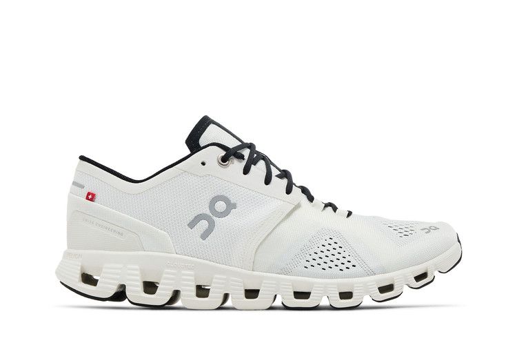 ON Cloud X 'White Black' — White/Black