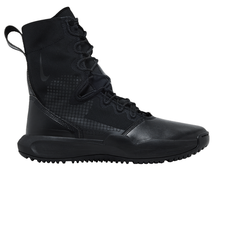 Nike SFB B2 'Triple Black' — Black/Black