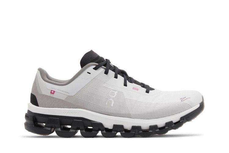 ON Cloudflow 4 DISTANCE 'White Black' — White/Black