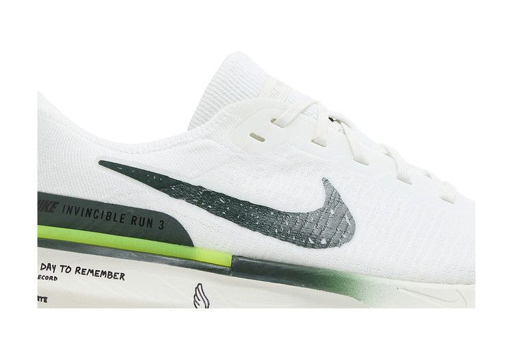 Nike ZoomX Invincible Run Flyknit 3 'Wake Up Pack' — White/Pro Green/Volt/Black/Sail (3)