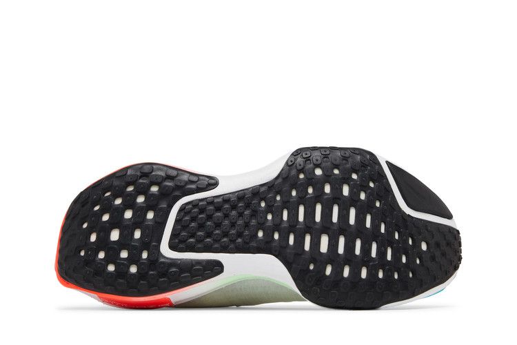 Nike ZoomX Invincible 3 'Year of the Dragon' — White/Dusty Cactus/Bright Crimson/Black (5)