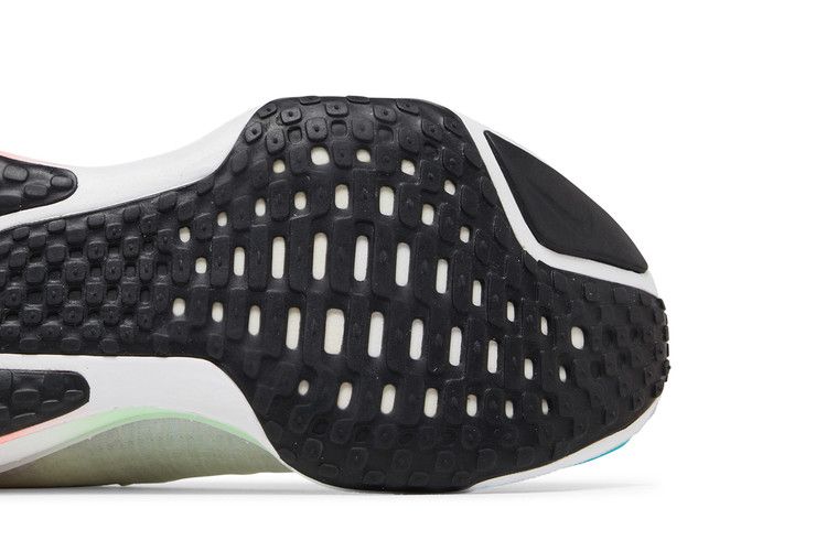 Nike ZoomX Invincible 3 'Year of the Dragon' — White/Dusty Cactus/Bright Crimson/Black (6)