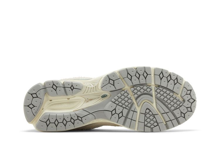 New Balance 2002R 'Linen' — Linen/Concrete/Slate Grey