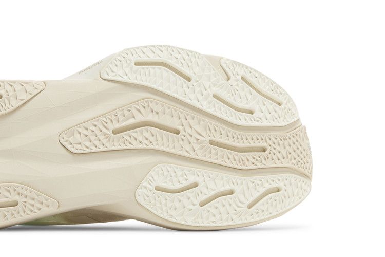 New Balance Wmns FuelCell Rebel v4 'White Linen' — White/Linen/Sea Salt