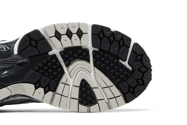 Comme des Garçons Homme x New Balance 860v2 'Grey' — Grey/Grey