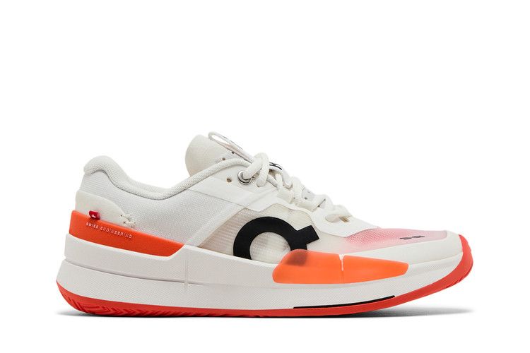 ON Wmns The Roger Pro 2 Clay 'White Flame' — White/Flame