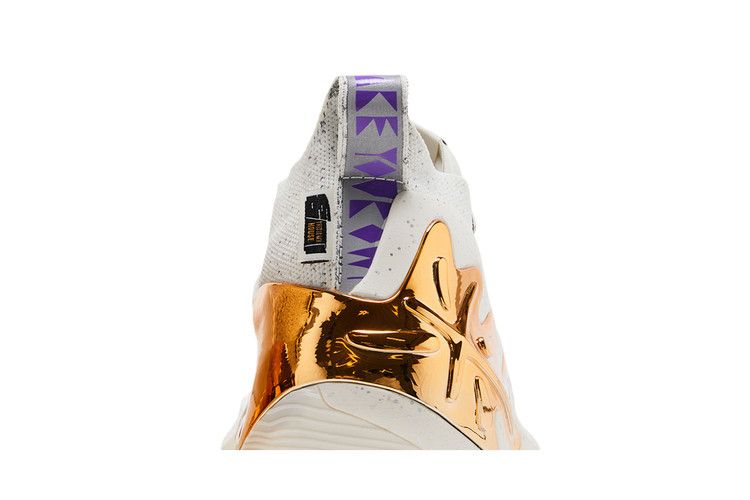 Li-Ning Way of Wade 11 'Statue' — White/Gold