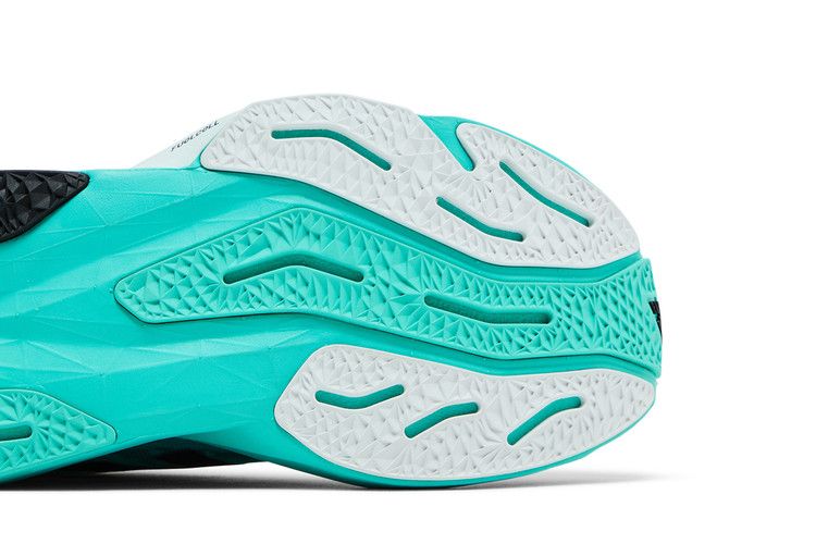 New Balance Wmns FuelCell Rebel v4 Wide 'Cyber Jade' — Cyber Jade/Black/White