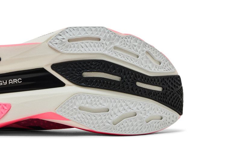 New Balance FuelCell SuperComp Elite v4 'Ultra Pink' — Ultra Pink/White/Black