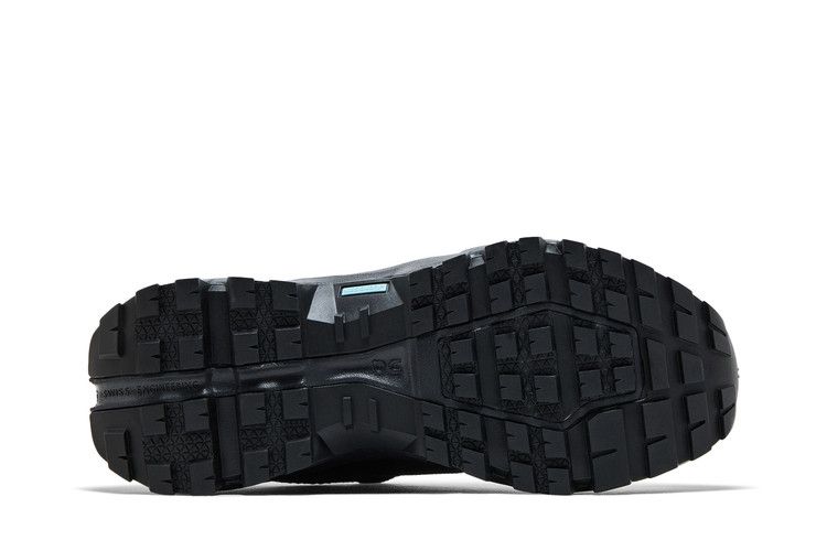 ON Wmns Cloudrock Low Waterproof 'Triple Black' — Black/Black