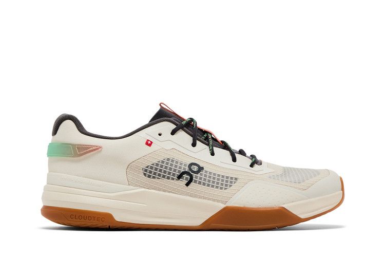 The Roger Advantage Z5 'Cream Almond' — Cream/Almond