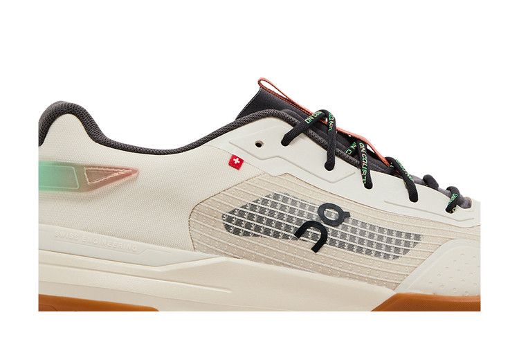 The Roger Advantage Z5 'Cream Almond' — Cream/Almond