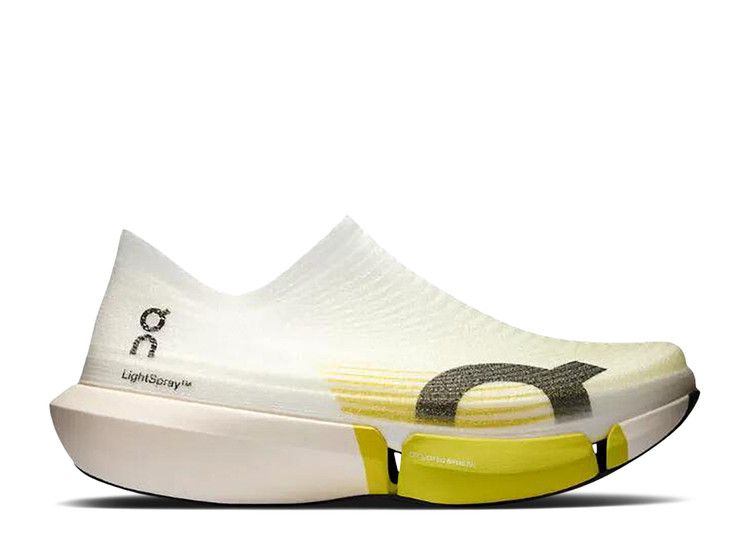 ON Cloudboom Strike 2 Lightspray 'White Lime' — White/Lime