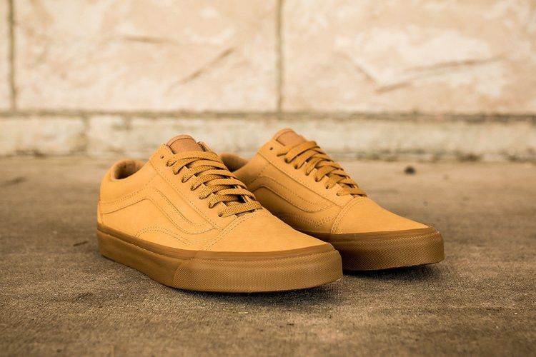 Old Skool 'Vansbuck' — Light Gum