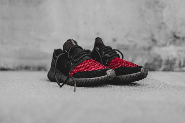 Adidas Tubular Radial — Cblack/Cblack/Cburgu