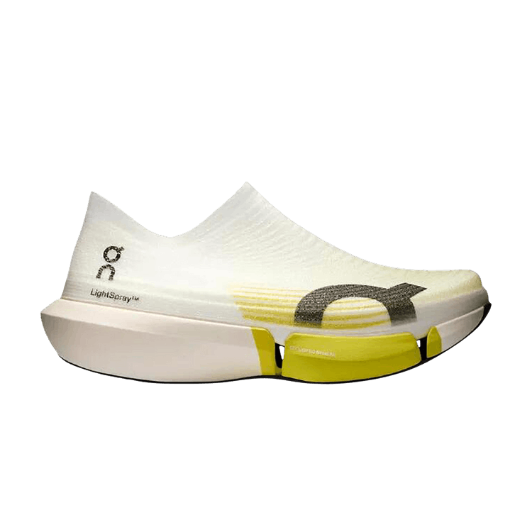 ON Cloudboom Strike 2 Lightspray 'White Lime' — White/Lime