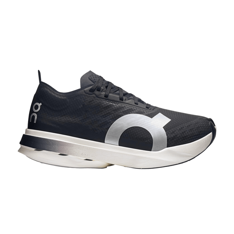ON Wmns Cloudboom Strike 'Black White' — Black/White