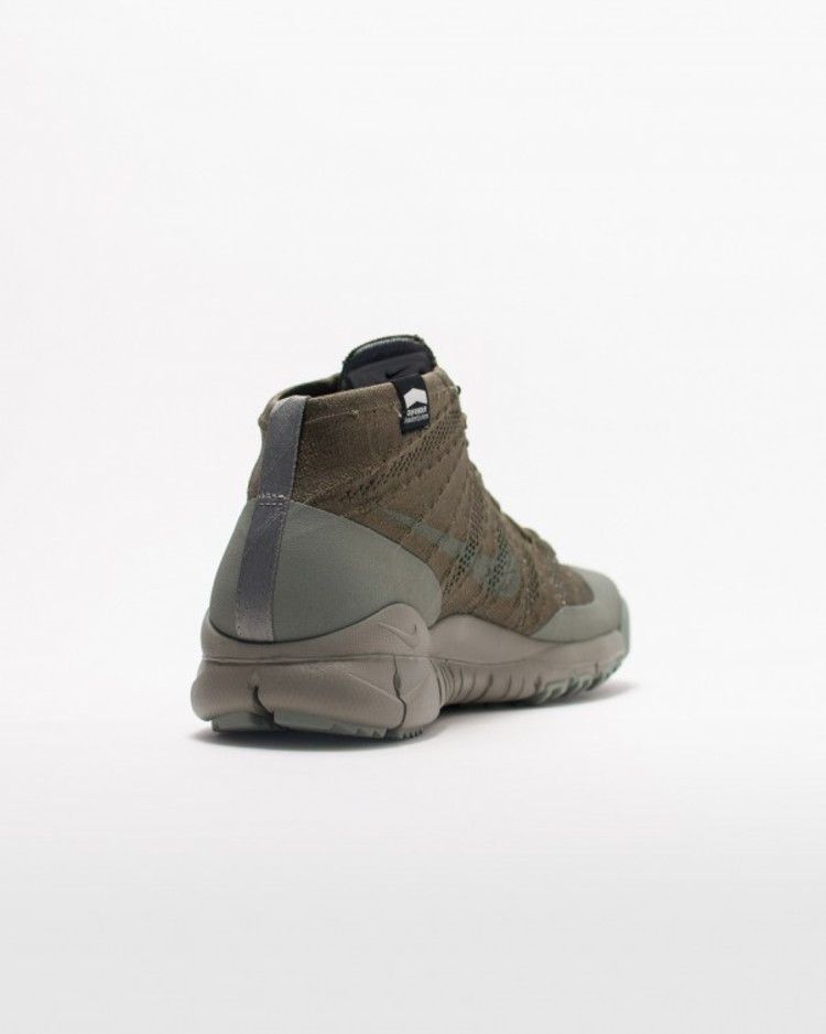 Nike Flyknit Trainer Chukka Sfb Sp — Sage/Rgh Grn