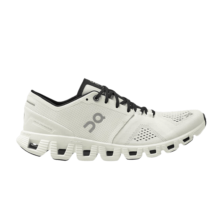ON Wmns Cloud X 'White Black' — White/Black