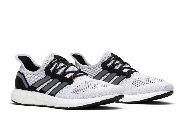 Adidas AM4TKY 'Tokyo' — Footwear White/Core Black/Cloud White