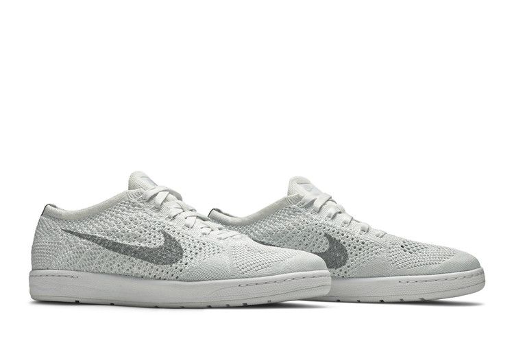 Nike Wmns Tennis Classic Ultra Flyknit 'White Wolf Grey' — White/Wolf Grey