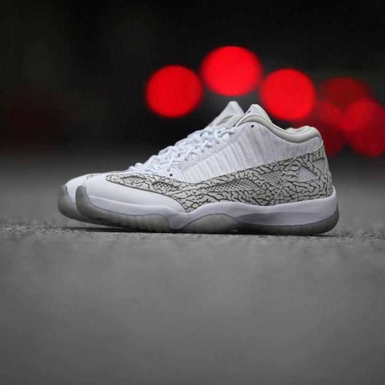 Air Jordan 11 Retro Low IE 'Cobalt' 2015 — White/Cobalt-Zen Grey-Cement Grey