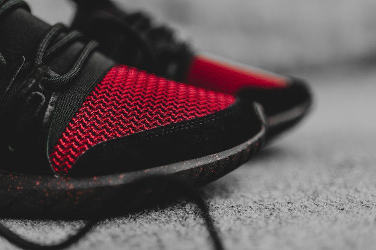 Adidas Tubular Radial — Cblack/Cblack/Cburgu