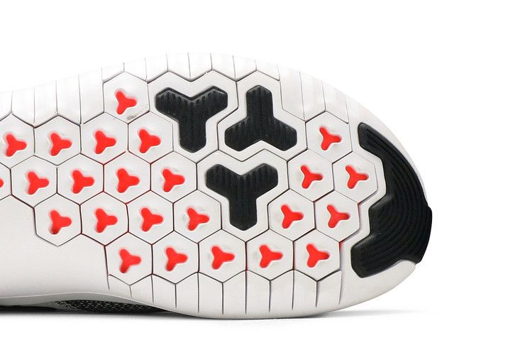 Nike Wmns Free TR 8 'White Black' — White/Total Crimson/White/Black