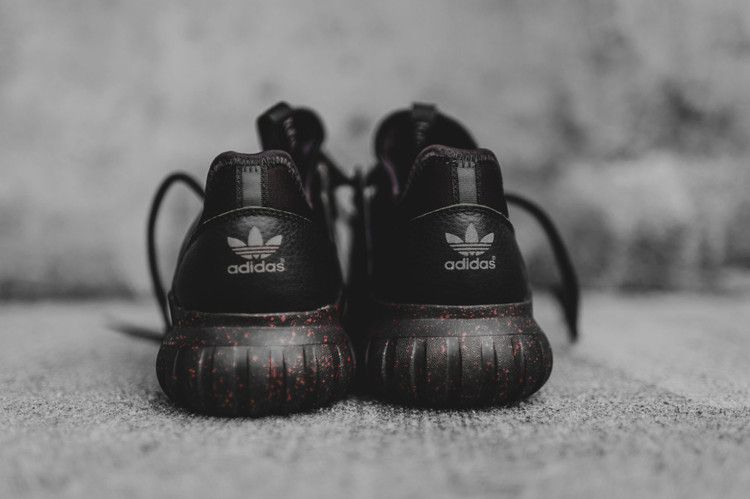 Adidas Tubular Radial — Cblack/Cblack/Cburgu