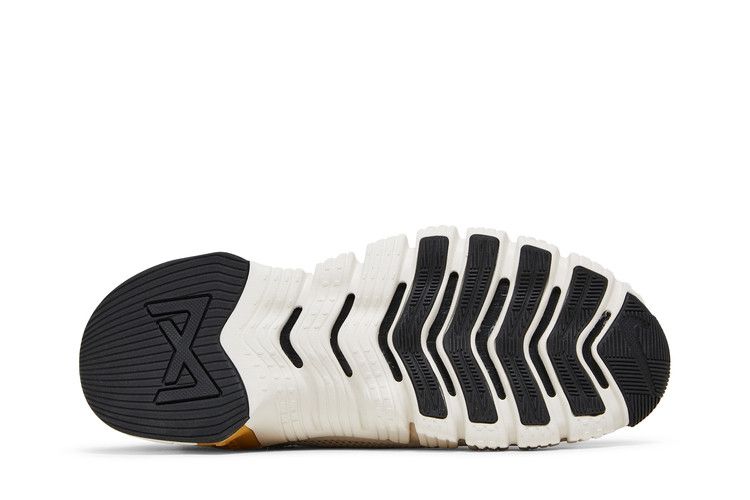 Nike Wmns Free Metcon 3 'Light Orewood Brown' — Light Orewood Brown/Dark Smoke Grey/Metallic Gold