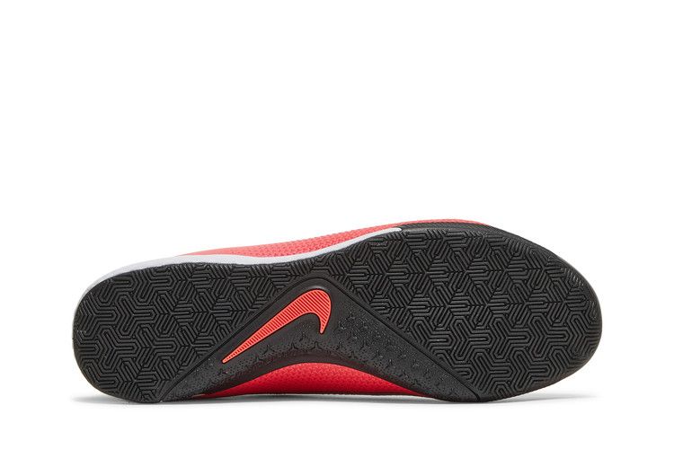 Nike Phantom Vision 2 React Pro DF IC 'Future Lab' — Laser Crimson/Metallic Silver/Black