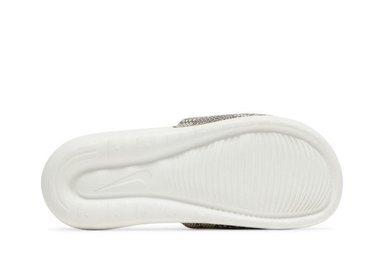 Nike Wmns Victori One Printed Slide 'Snakeskin' — Desert Sand/Summit White/Black
