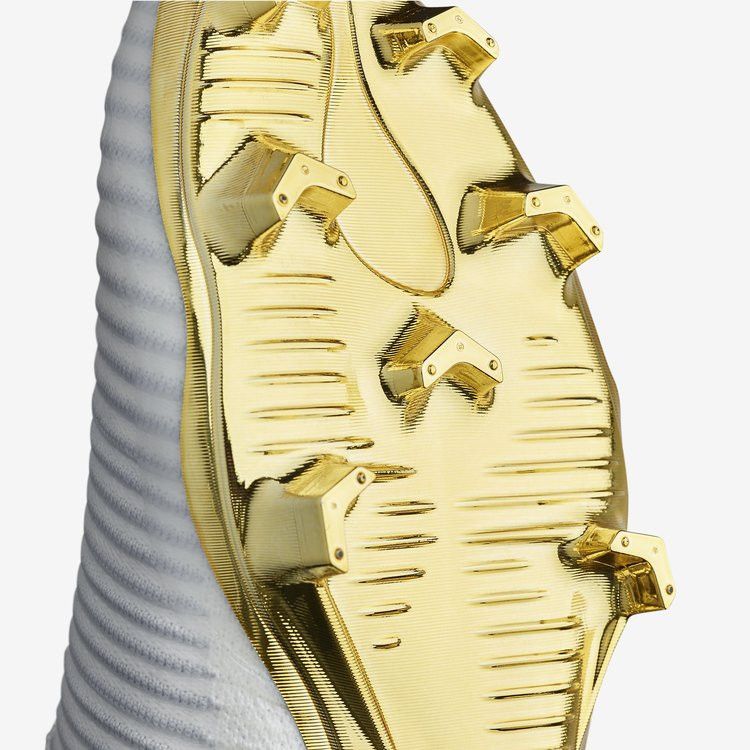 Nike Mercurial Superfly V CR7 SE FG 'Vitorias' — White/Gold
