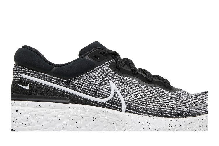 Nike ZoomX Invincible Run Flyknit 'Black White' — White/Black/White