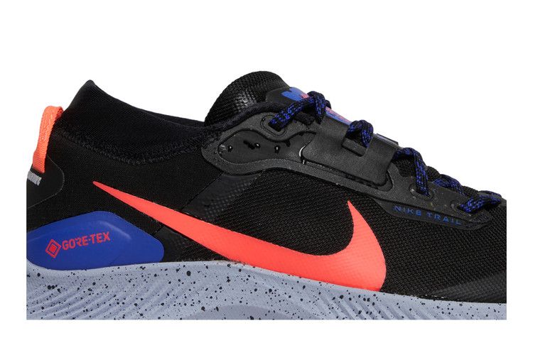 Nike Wmns Pegasus Trail 3 GTX 'Black Flash Crimson' — Black/Lapis/Bright Mango/Flash Crimson