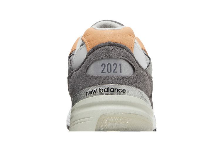 Todd Snyder x New Balance 992 Made in USA '10th Anniversary' — Grey/Tan